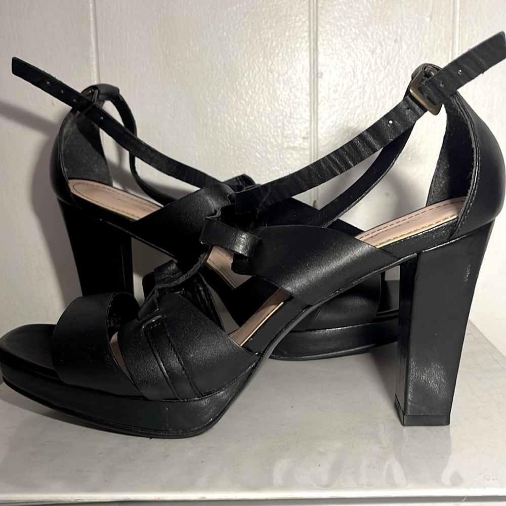 Andrea Carrano Black Strapped 3 1/2 in Heels